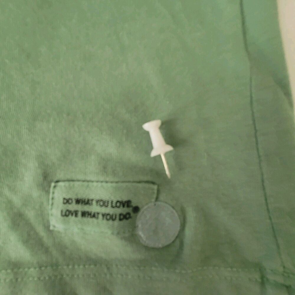 NWOTLife is good Womens CAT Crusher Tee Green T-Shirt L Short Sleeve V-neck - Picture 10 of 12